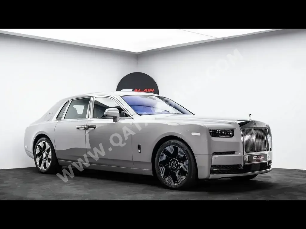 Rolls-Royce  Phantom  2024  Automatic  0 Km  12 Cylinder  All Wheel Drive (AWD)  Sedan  Gray  With Warranty