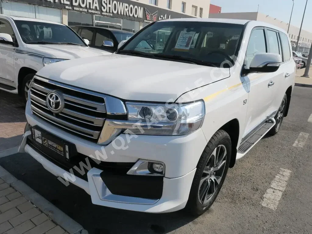 Toyota  Land Cruiser  VXR- Grand Touring S  2020  Automatic  109,000 Km  8 Cylinder  Four Wheel Drive (4WD)  SUV  White