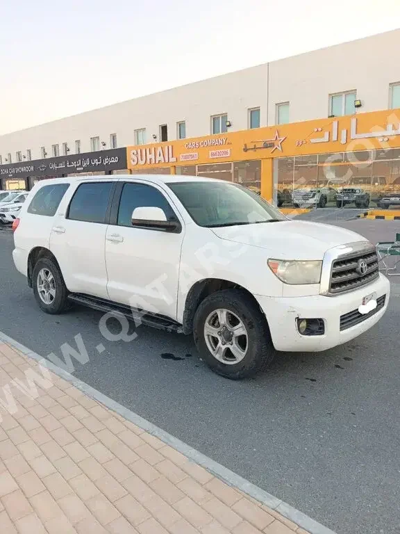 Toyota  Sequoia  SR5  2014  Automatic  437,000 Km  8 Cylinder  Four Wheel Drive (4WD)  SUV  White