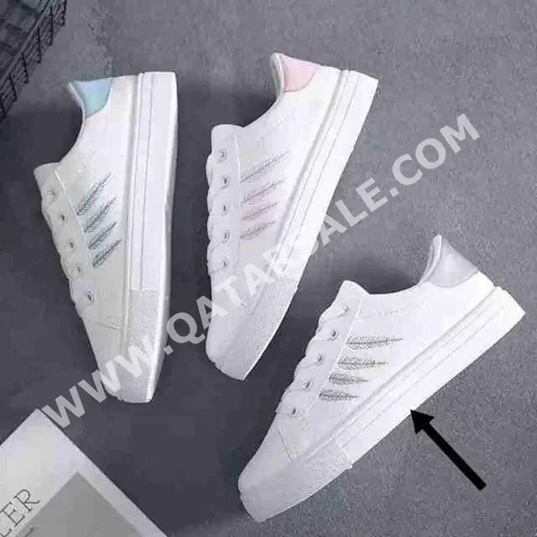 Shoes White Size 38  Qatar  Women