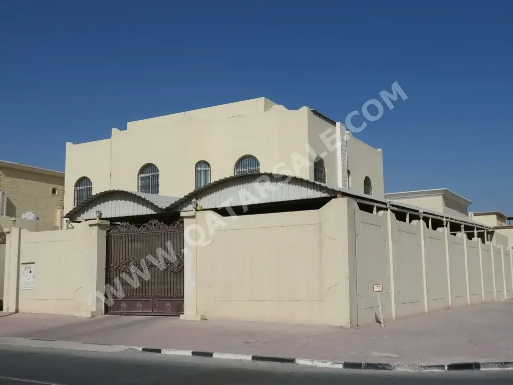 Family Residential  - Not Furnished  - Doha  - Nuaija  - 7 Bedrooms