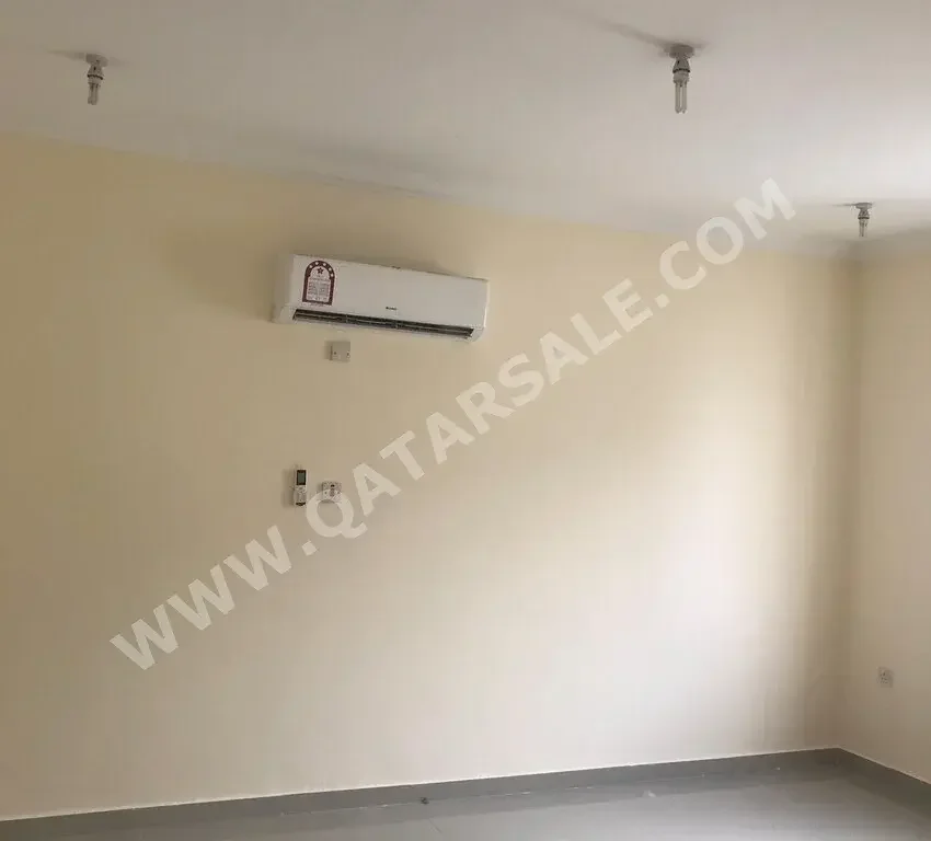 1 Bedrooms  Studio  For Rent  in Al Rayyan -  Izghawa  Not Furnished
