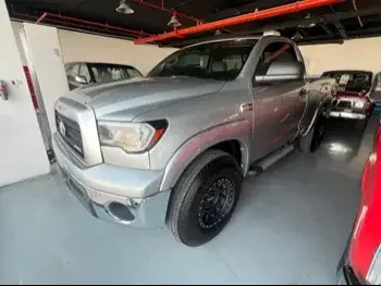 Toyota  Tundra  SR5  2008  Automatic  198,000 Km  8 Cylinder  Four Wheel Drive (4WD)  Pick Up  Silver