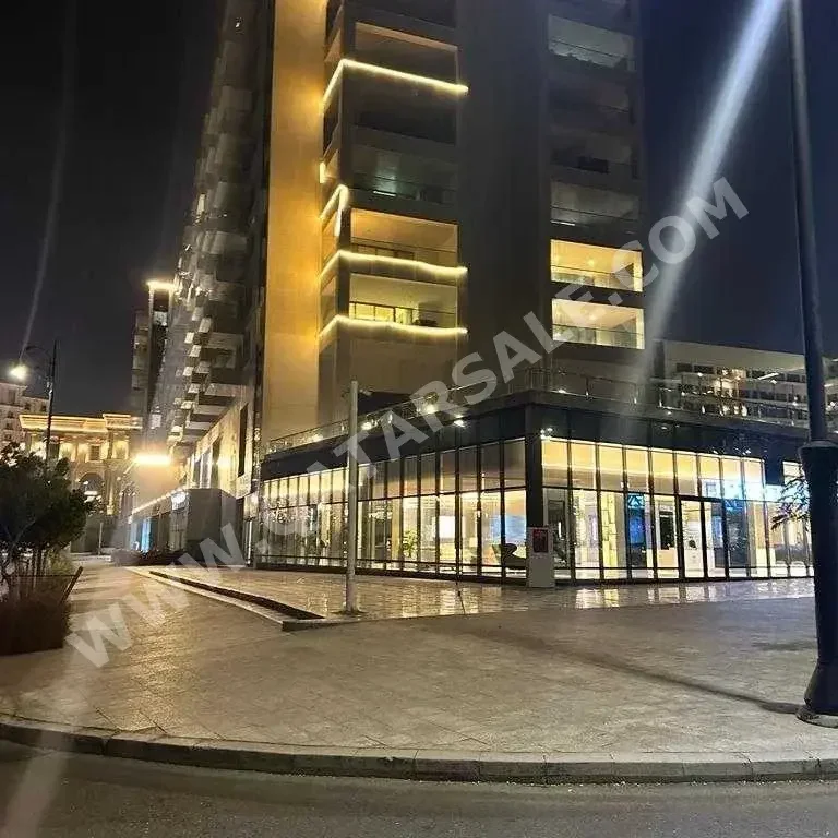 Commercial Shops - Not Furnished  - Lusail  For Rent  - Marina District