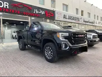 GMC  Sierra  AT4  2021  Automatic  44,000 Km  8 Cylinder  Four Wheel Drive (4WD)  Pick Up  Black