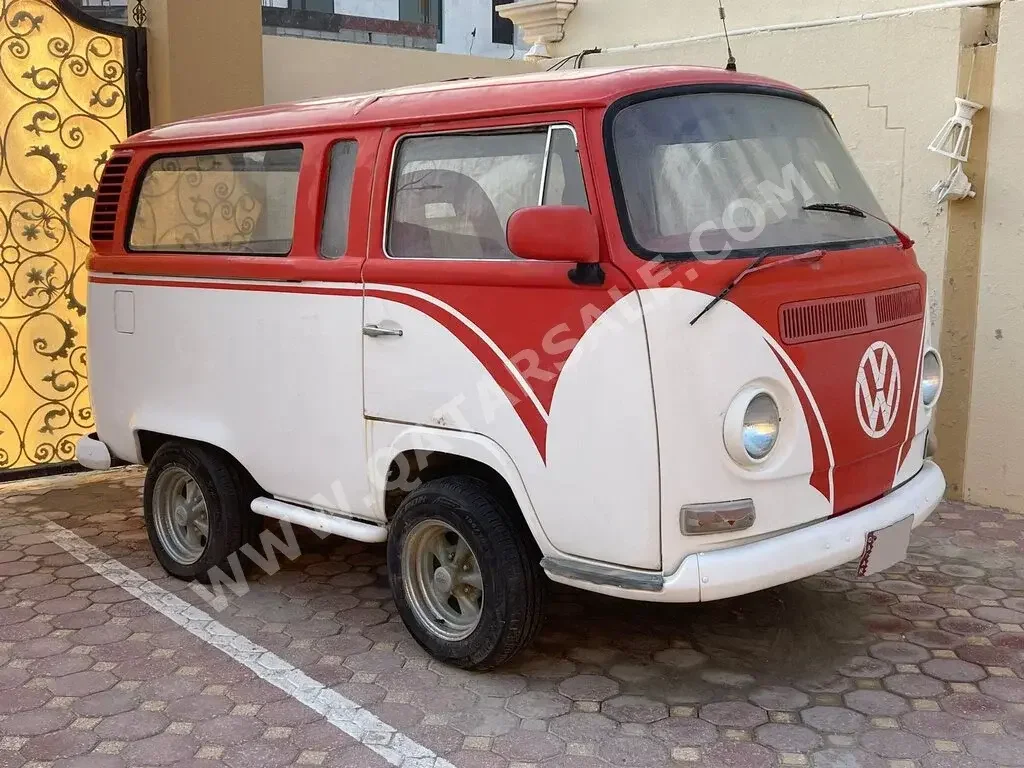 Volkswagen  Van  1972  Manual  999,999 Km  4 Cylinder  Front Wheel Drive (FWD)  Van / Bus  White and Red