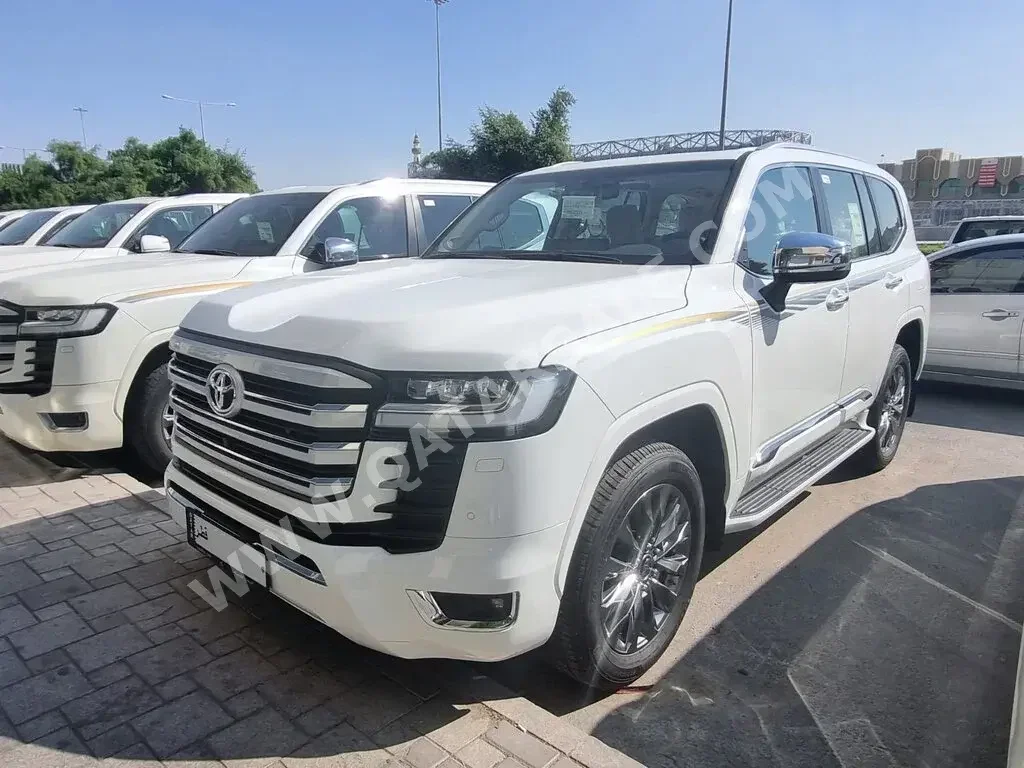 Toyota  Land Cruiser  VX Twin Turbo  2023  Automatic  313 Km  6 Cylinder  Four Wheel Drive (4WD)  SUV  White  With Warranty