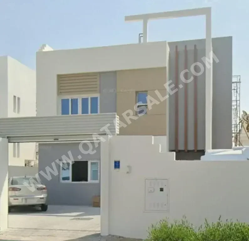 Family Residential  - Not Furnished  - Doha  - Nuaija  - 4 Bedrooms