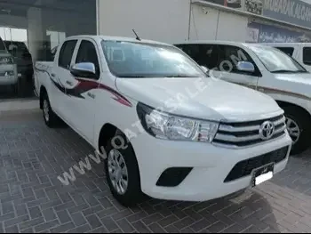 Toyota  Hilux  2023  Manual  0 Km  4 Cylinder  Four Wheel Drive (4WD)  Pick Up  White  With Warranty