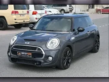 Mini  Cooper  S  2016  Automatic  92,000 Km  4 Cylinder  Front Wheel Drive (FWD)  Hatchback  Gray