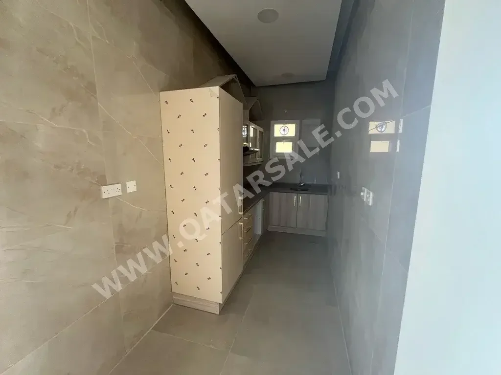 Family Residential  - Not Furnished  - Umm Salal  - Umm Ebairiya  - 7 Bedrooms  - Includes Water & Electricity