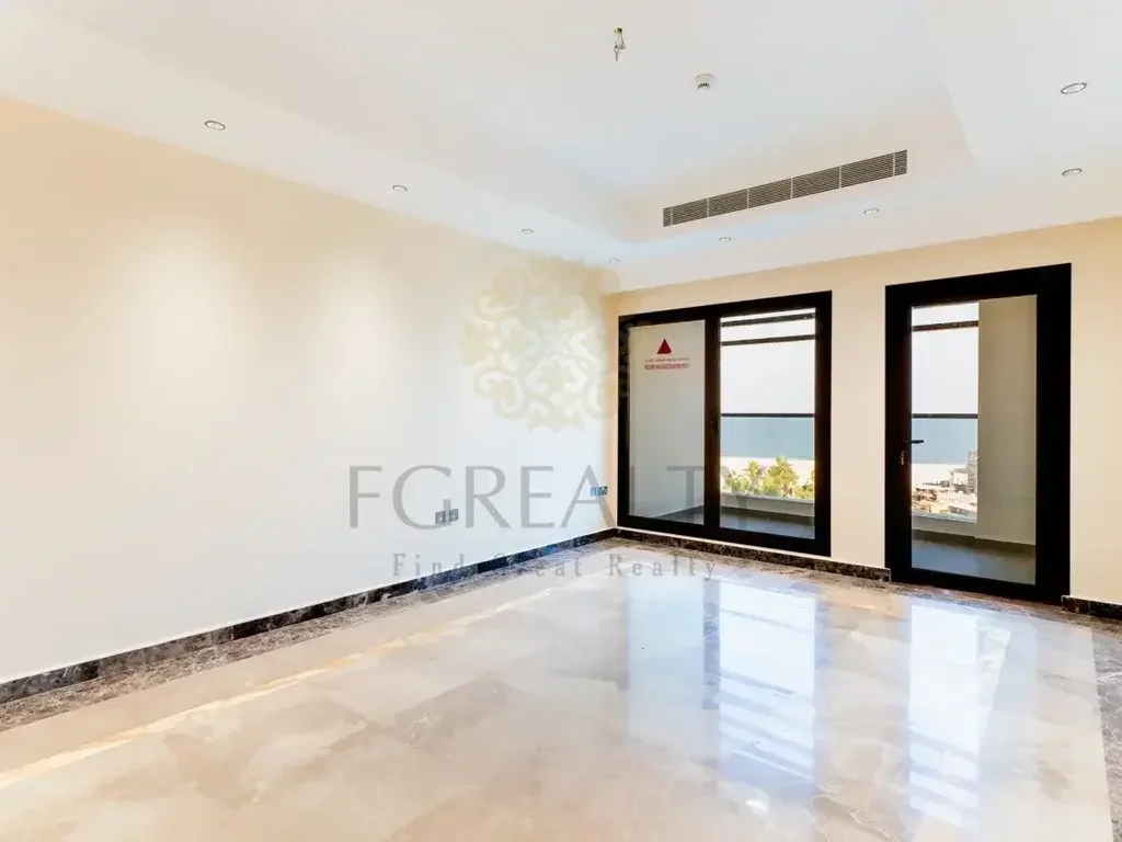 3 Bedrooms  Apartment  For Rent  in Doha -  The Pearl  Not Furnished
