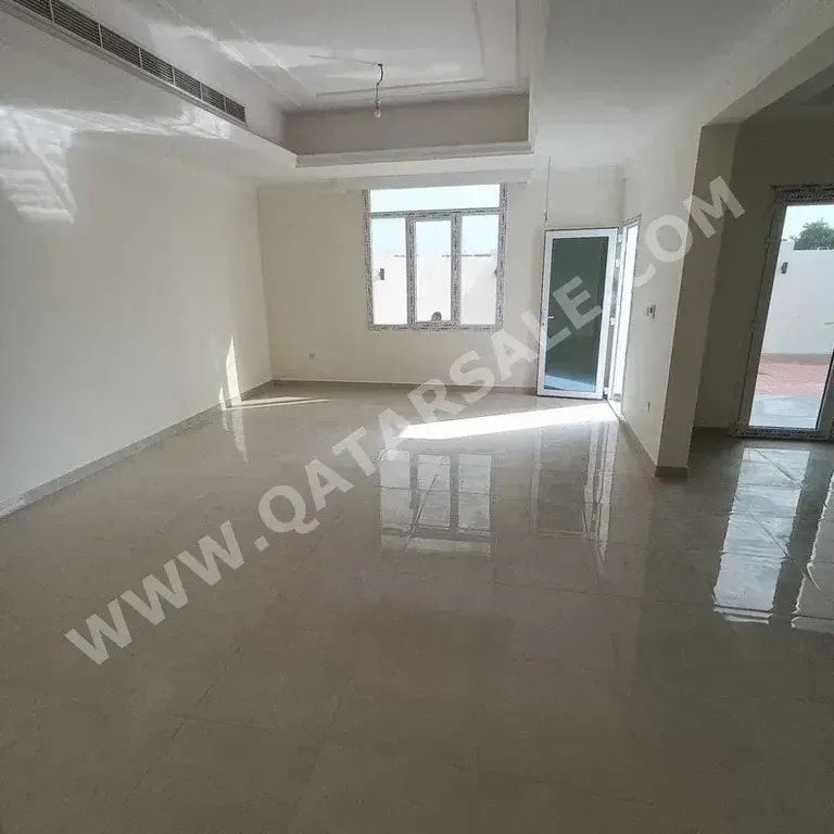 Family Residential  - Not Furnished  - Umm Salal  - Al Kharaitiyat  - 6 Bedrooms