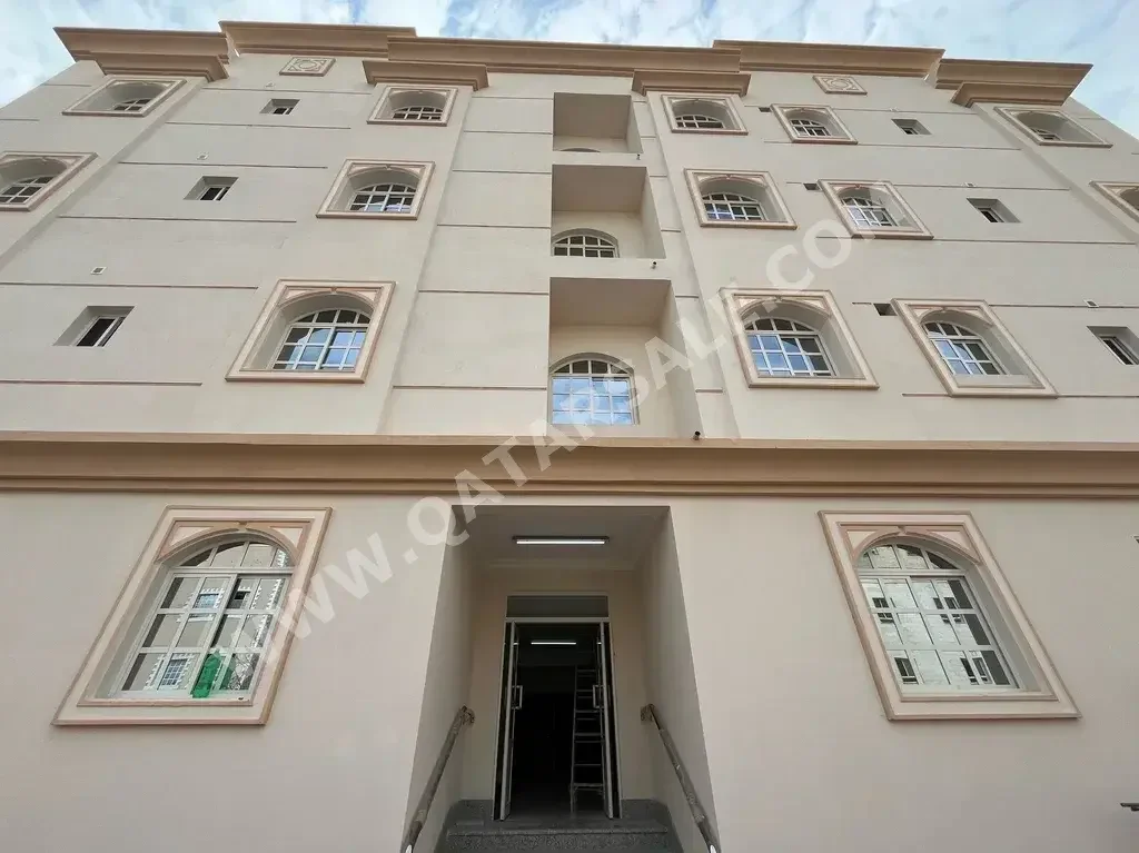 Buildings, Towers & Compounds - Hotel Apartment  - Al Wakrah  - Al Wakrah  For Rent