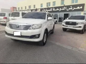 Toyota  Fortuner  2010  Automatic  209,000 Km  6 Cylinder  Four Wheel Drive (4WD)  SUV  White