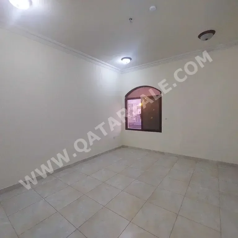 1 Bedrooms  Studio  For Rent  in Umm Salal -  Umm Salal Ali  Not Furnished