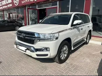 Toyota  Land Cruiser  GXR  2021  Automatic  60,000 Km  8 Cylinder  Four Wheel Drive (4WD)  SUV  White  With Warranty