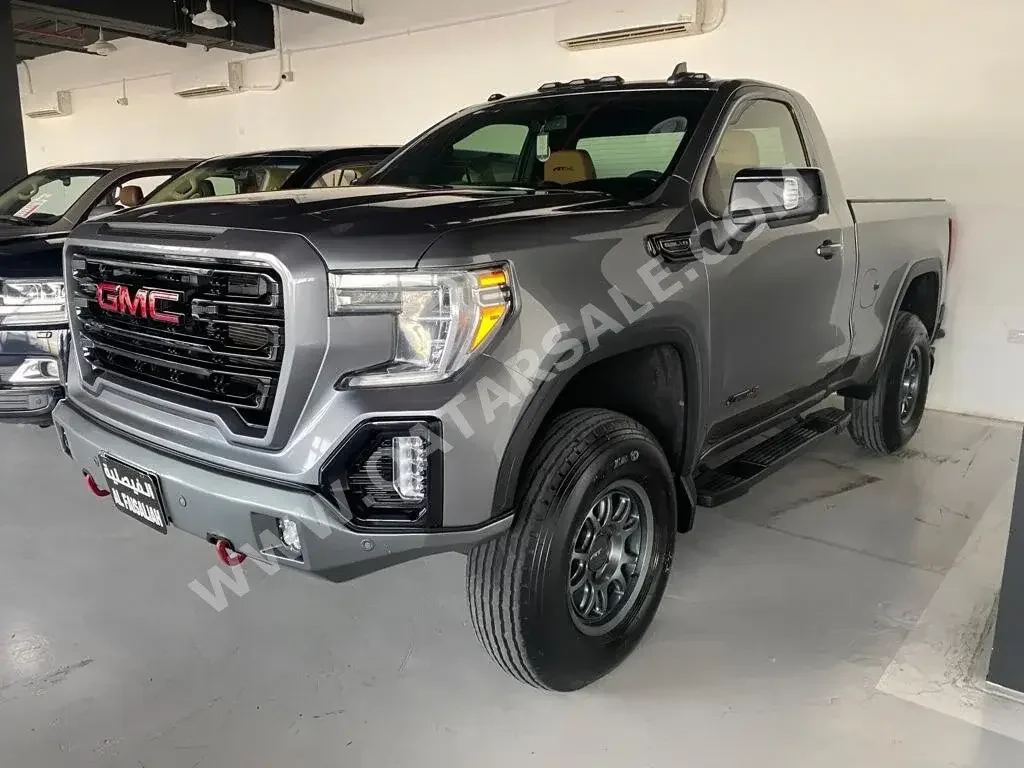 GMC  Sierra  AT4  2019  Automatic  117,000 Km  8 Cylinder  Four Wheel Drive (4WD)  Pick Up  Silver