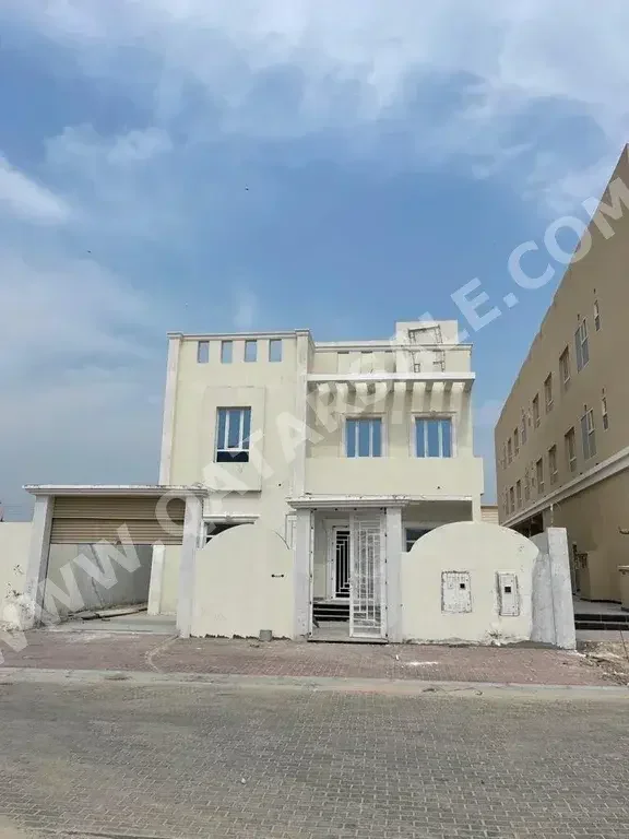 Family Residential  - Not Furnished  - Al Daayen  - Sumaysimah  - 6 Bedrooms