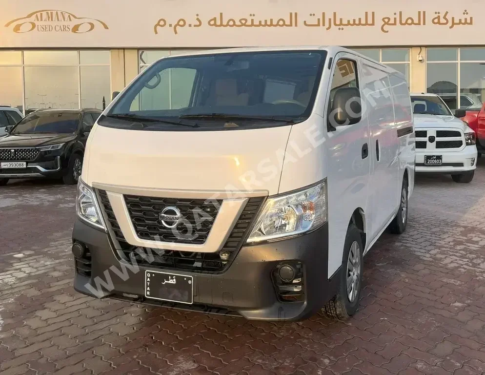 Nissan  Urvan  2022  Manual  25,000 Km  4 Cylinder  Rear Wheel Drive (RWD)  Van / Bus  White  With Warranty