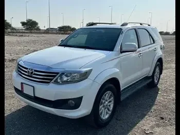 Toyota  Fortuner  SR5  2014  Automatic  130,000 Km  6 Cylinder  Four Wheel Drive (4WD)  SUV  White