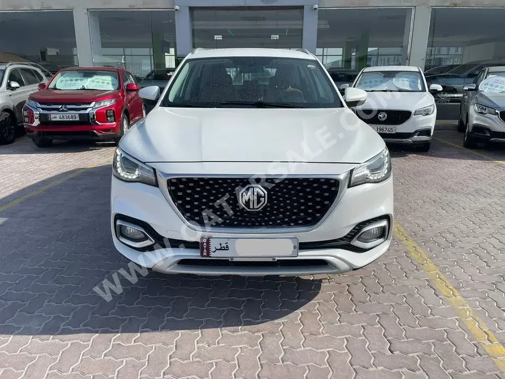 MG  HS  2021  Automatic  55,000 Km  4 Cylinder  Front Wheel Drive (FWD)  SUV  White  With Warranty