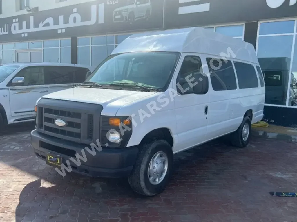 Ford  E  350  2013  Automatic  19,000 Km  8 Cylinder  Rear Wheel Drive (RWD)  Special Needs  White