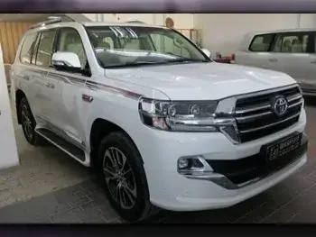 Toyota  Land Cruiser  GXR- Grand Touring  2020  Automatic  85,000 Km  6 Cylinder  Four Wheel Drive (4WD)  SUV  White