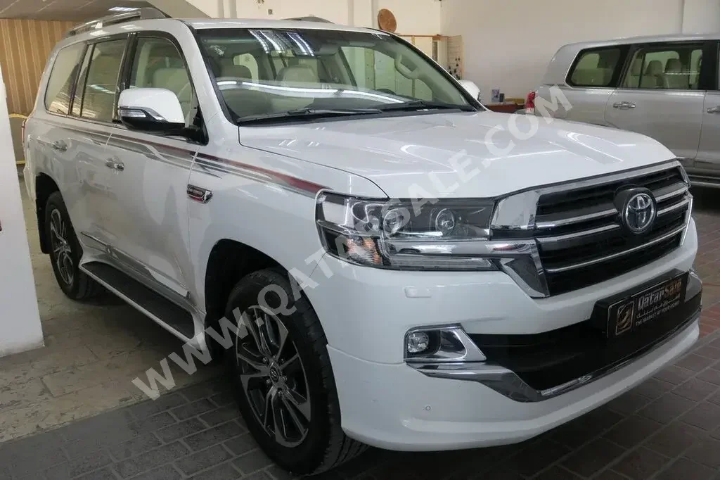 Toyota  Land Cruiser  GXR- Grand Touring  2020  Automatic  85,000 Km  6 Cylinder  Four Wheel Drive (4WD)  SUV  White