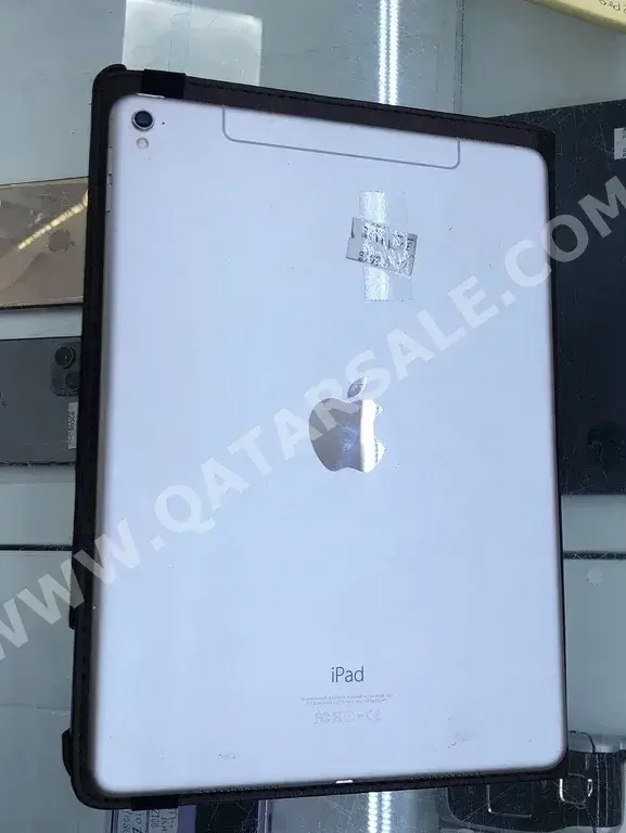 Apple  iPad Pro  (3rd generation)  2016 -  32 GB - Connectivity Wi-Fi + Cellular