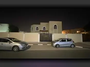 سكن عائلي  - غير مفروشة  - الدوحة  - الدفنة  - 7 غرف نوم
