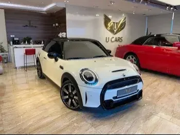 Mini  Cooper  S  2023  Automatic  17,000 Km  4 Cylinder  Front Wheel Drive (FWD)  Hatchback  White  With Warranty