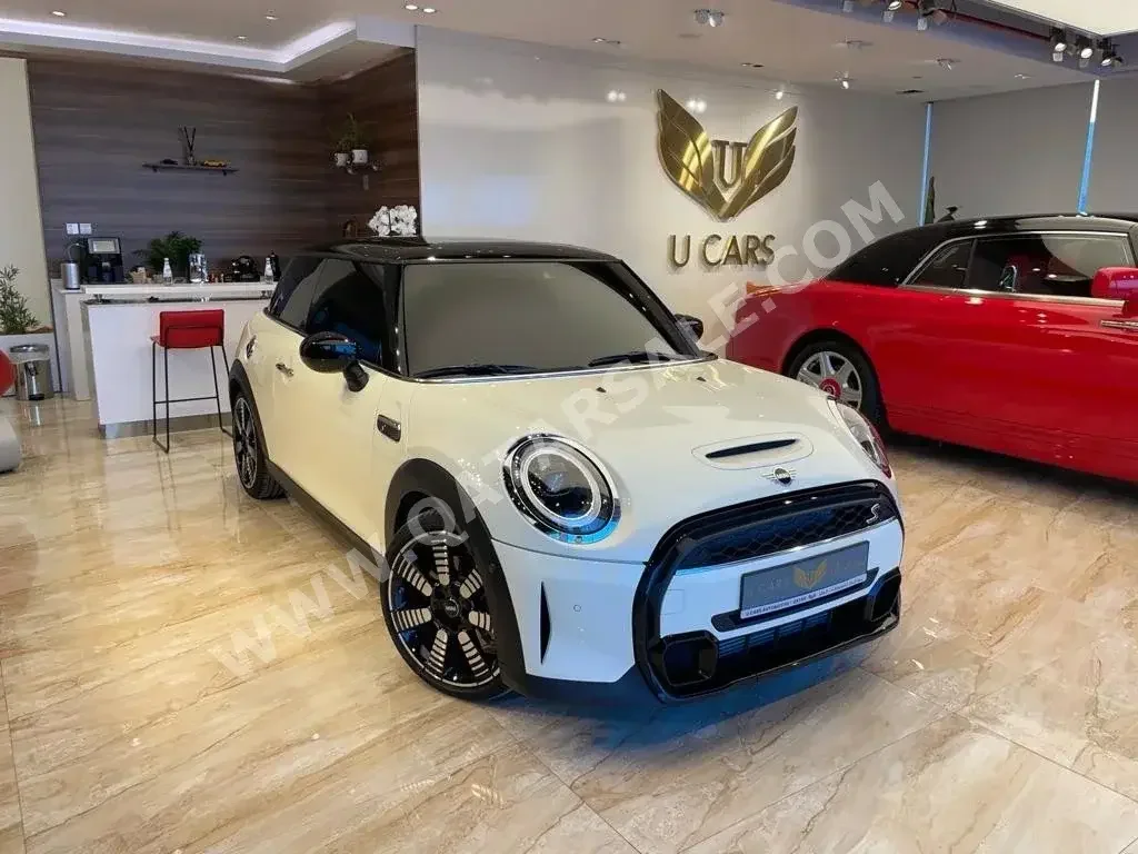 Mini  Cooper  S  2023  Automatic  17,000 Km  4 Cylinder  Front Wheel Drive (FWD)  Hatchback  White  With Warranty
