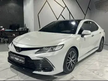 Toyota  Camry  Limited  2023  Automatic  40,000 Km  6 Cylinder  Front Wheel Drive (FWD)  Sedan  White  With Warranty