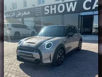 Mini  Cooper  S  2024  Automatic  0 Km  4 Cylinder  Front Wheel Drive (FWD)  Hatchback  Beige  With Warranty