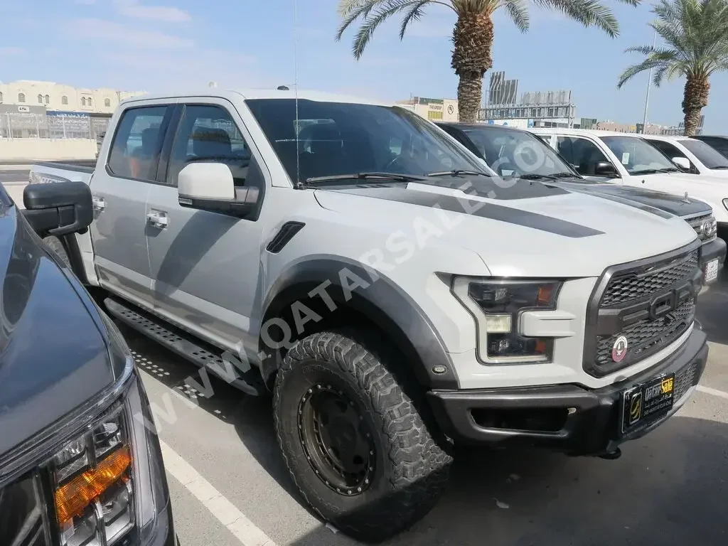 Ford  Raptor  2017  Automatic  85,200 Km  8 Cylinder  Four Wheel Drive (4WD)  Pick Up  Gray