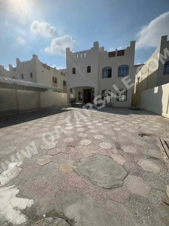 Family Residential  - Not Furnished  - Al Rayyan  - Ain Khaled  - 6 Bedrooms