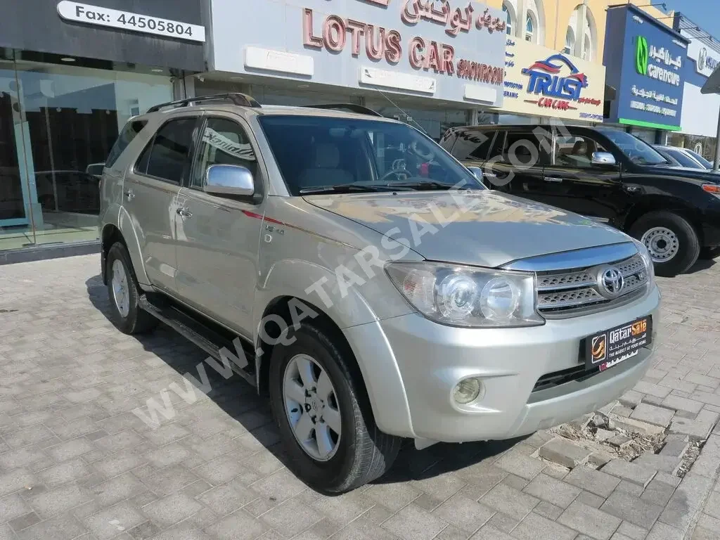 Toyota  Fortuner  2011  Automatic  330,000 Km  4 Cylinder  Four Wheel Drive (4WD)  SUV  Silver