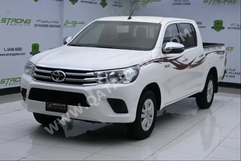 Toyota  Hilux  2022  Automatic  16,000 Km  4 Cylinder  Four Wheel Drive (4WD)  Pick Up  White  With Warranty