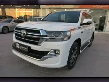 Toyota  Land Cruiser  GXR- Grand Touring  2020  Automatic  82,000 Km  8 Cylinder  Four Wheel Drive (4WD)  SUV  White