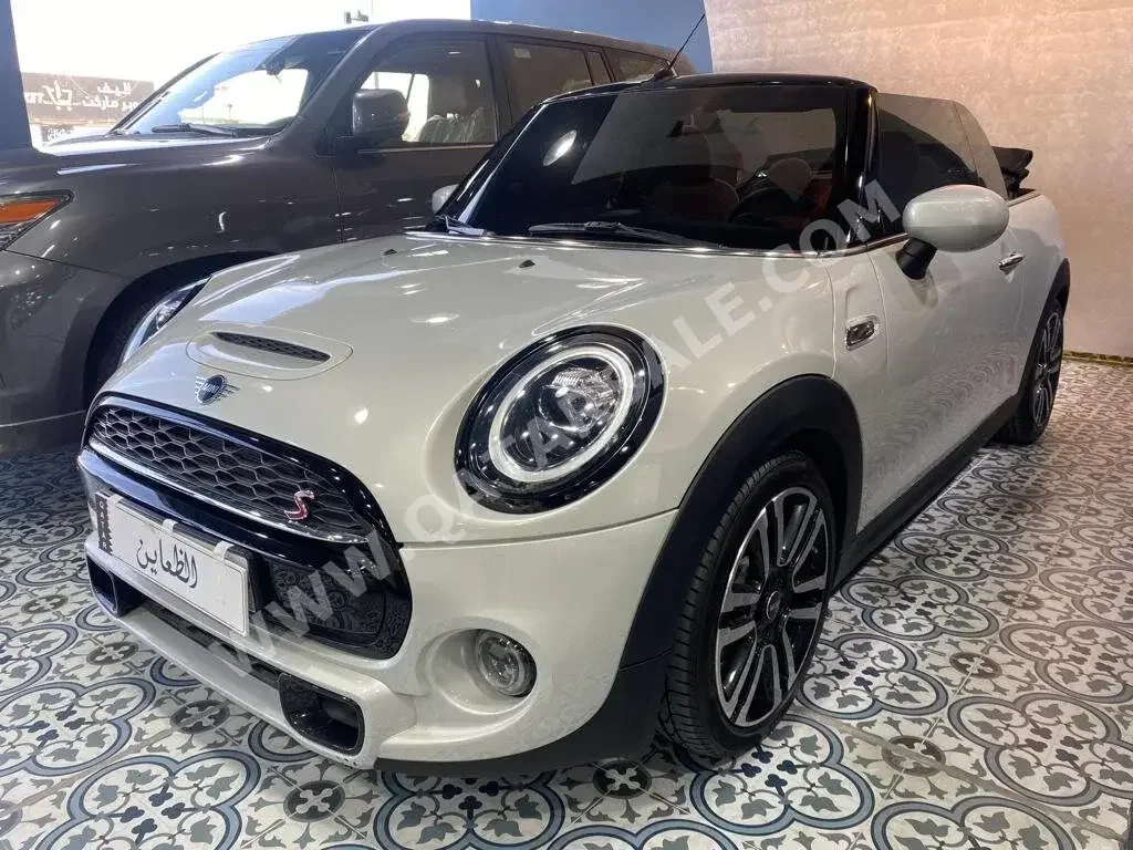 Mini  Cooper  S  2020  Automatic  11,000 Km  4 Cylinder  Front Wheel Drive (FWD)  Hatchback  Beige  With Warranty