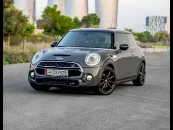 Mini  Cooper  S  2016  Automatic  80,000 Km  4 Cylinder  Front Wheel Drive (FWD)  Hatchback  Brown