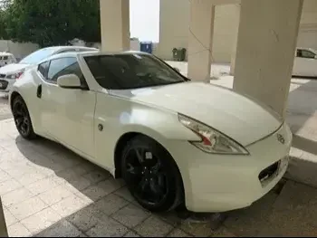 Nissan  Z  370  2010  Automatic  127,000 Km  6 Cylinder  Rear Wheel Drive (RWD)  Coupe / Sport  White