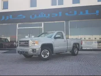 GMC  Sierra  1500  2015  Automatic  197,000 Km  8 Cylinder  Four Wheel Drive (4WD)  Pick Up  Silver