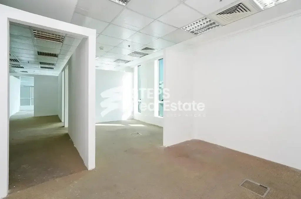 Commercial Offices - Not Furnished  - Doha  - Najma