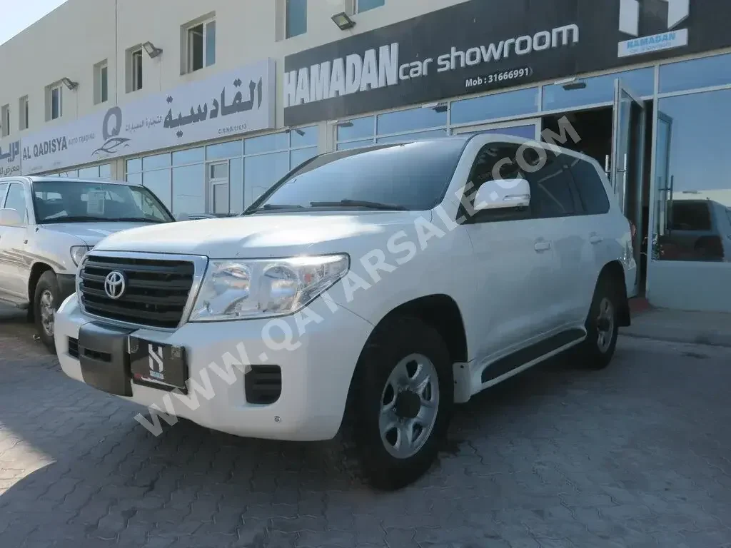 Toyota  Land Cruiser  G  2015  Automatic  287,000 Km  6 Cylinder  Four Wheel Drive (4WD)  SUV  White
