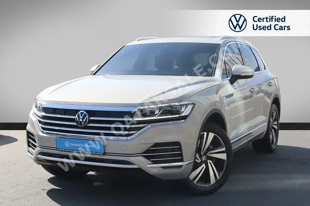 Volkswagen  Touareg  Highline plus  2023  Automatic  10,700 Km  6 Cylinder  All Wheel Drive (AWD)  SUV  Silver  With Warranty