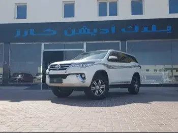 Toyota  Fortuner  SR5  2018  Automatic  136,000 Km  6 Cylinder  Four Wheel Drive (4WD)  SUV  White