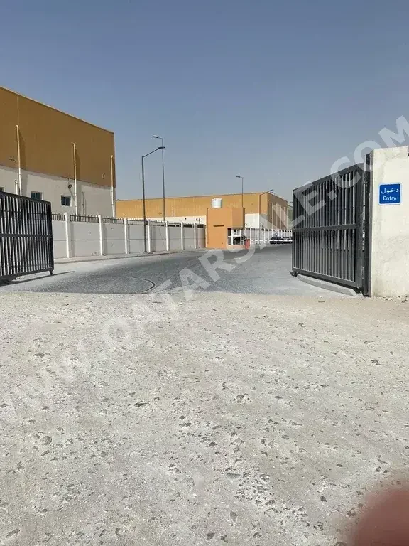 مخازن و مستودعات - الدوحة  - المنطقة الصناعية  -المساحة: 5000 متر مربع