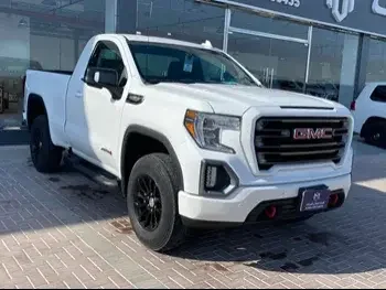 GMC  Sierra  AT4  2021  Automatic  80,000 Km  8 Cylinder  Four Wheel Drive (4WD)  Pick Up  White